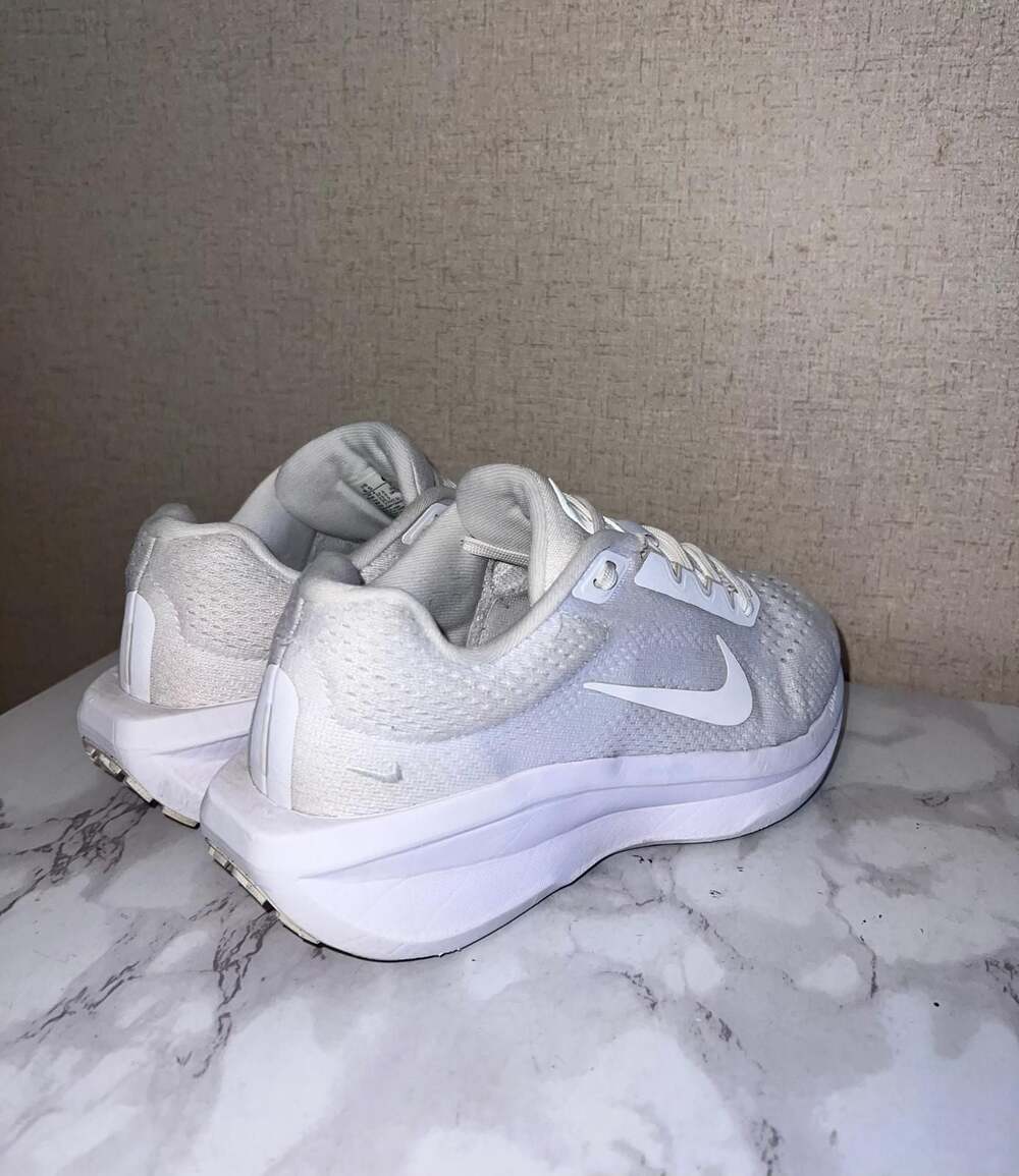 Nike Winflo 11 Women's Running Shoes - White (FJ9510-100)